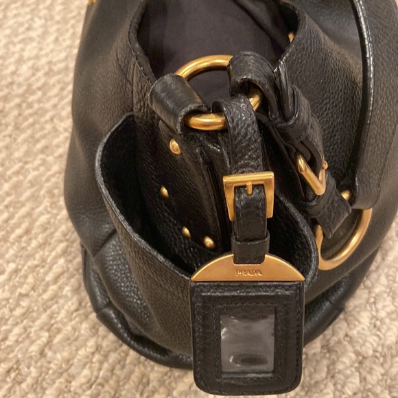 Black Prada bucket bag - Picture 3 of 14